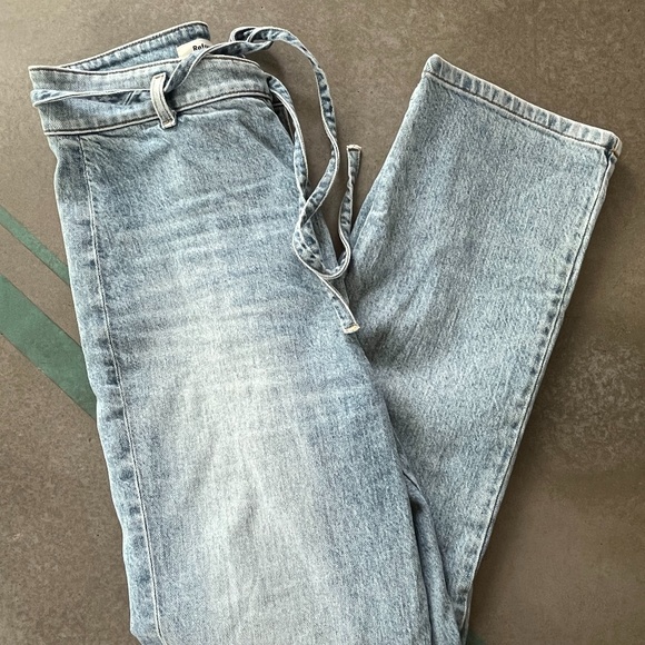 Reformation Denim - Reformation Vickie jean Size 28